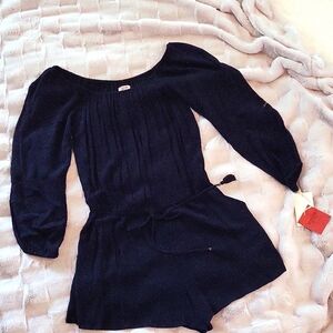 Effortlessly Stylish Black Romper | TAG ON NEVER WORN | Size M